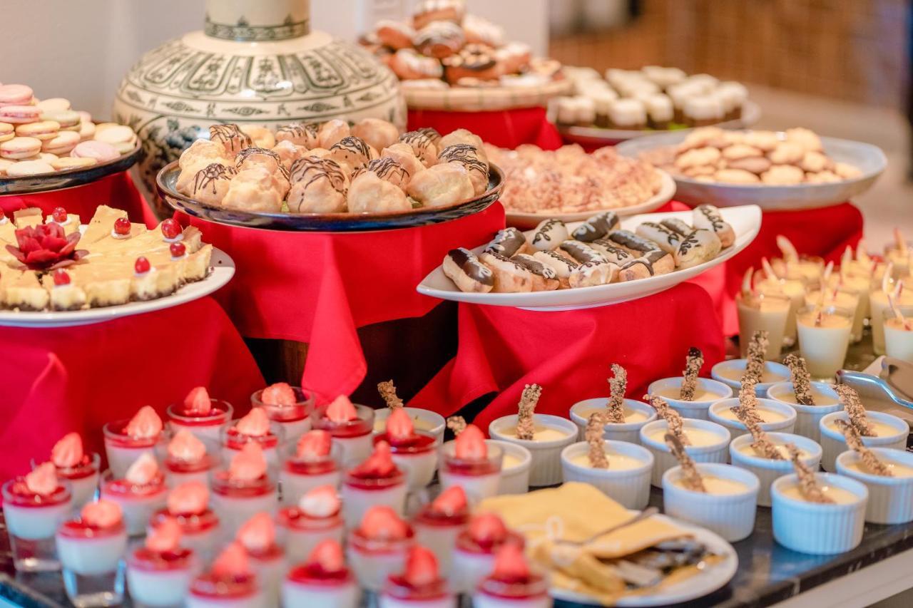Allegro Hoi An . A Little Luxury Hotel & Spa Экстерьер фото A dessert buffet